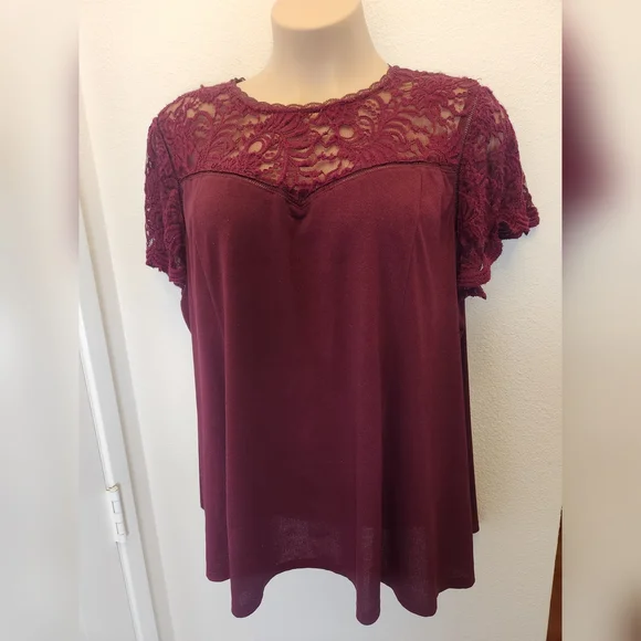 Torrid Burgundy Lace Fitted Blouse Short Sleeve - Picture 2 of 12